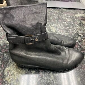 Stuart Weitzman Boots Size 7.5